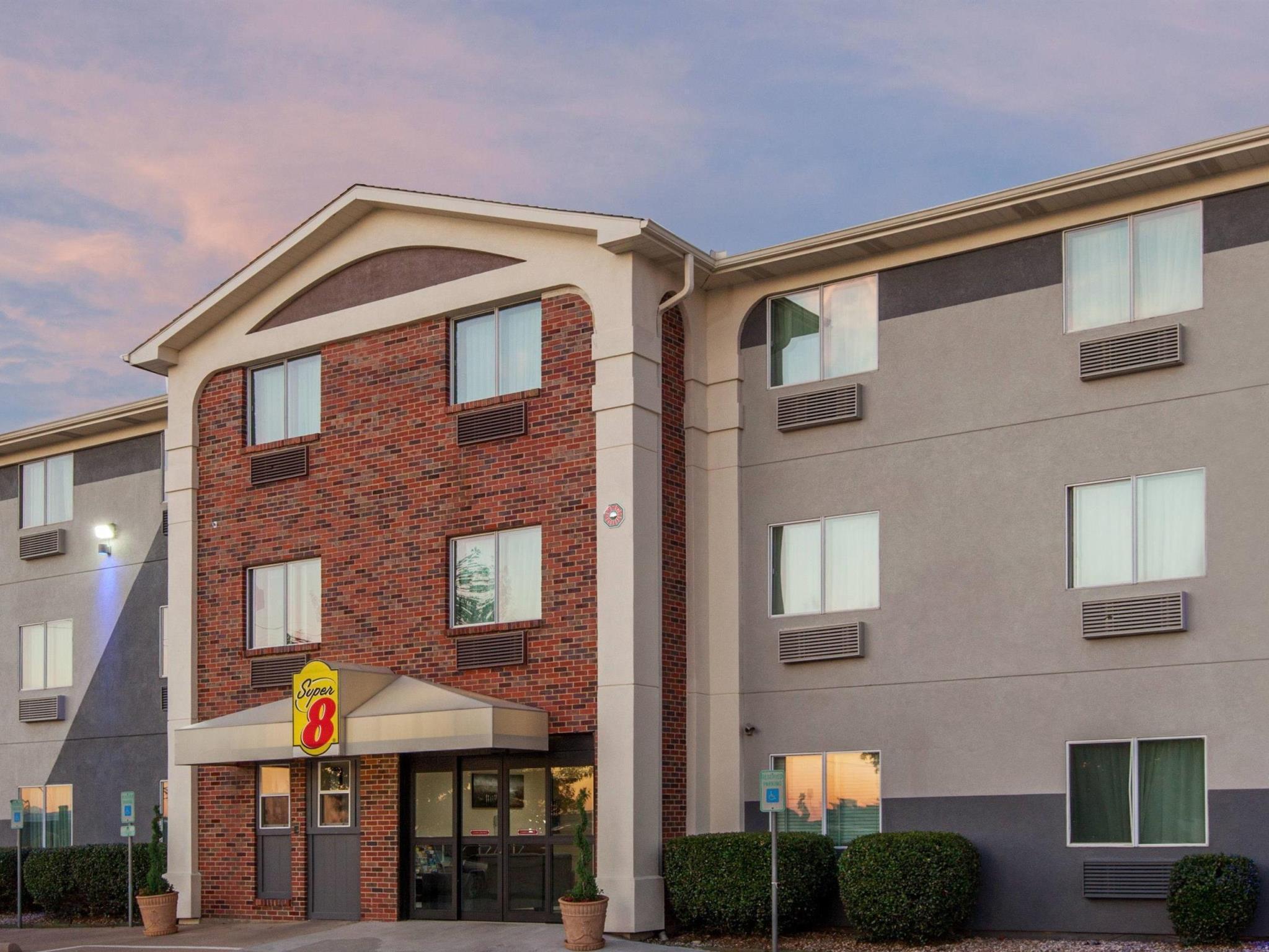 Мотель Super 8 By Wyndham Bedford Dfw Airport West Экстерьер фото