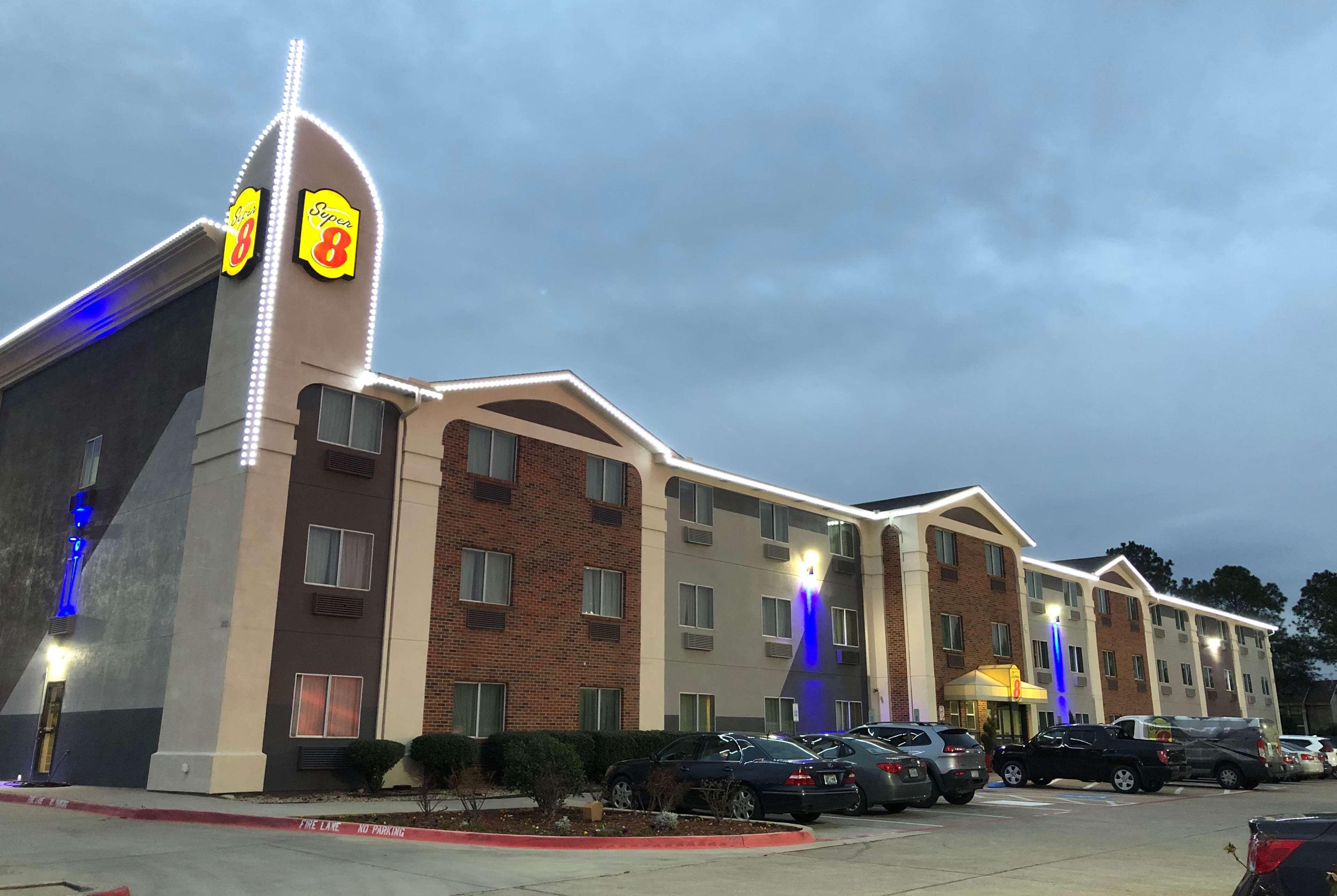 Мотель Super 8 By Wyndham Bedford Dfw Airport West Экстерьер фото